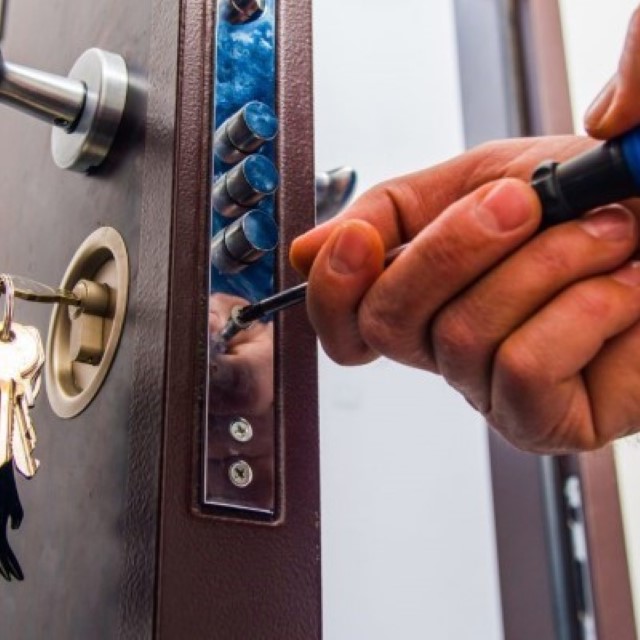 3 Reasons to Hire a Locksmith to Secure Your Home in Philadelphia